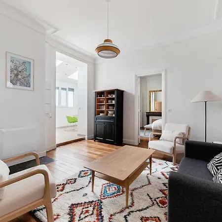 Charming Ground Floor Rue Du Faubourg Saint Honore Parigi